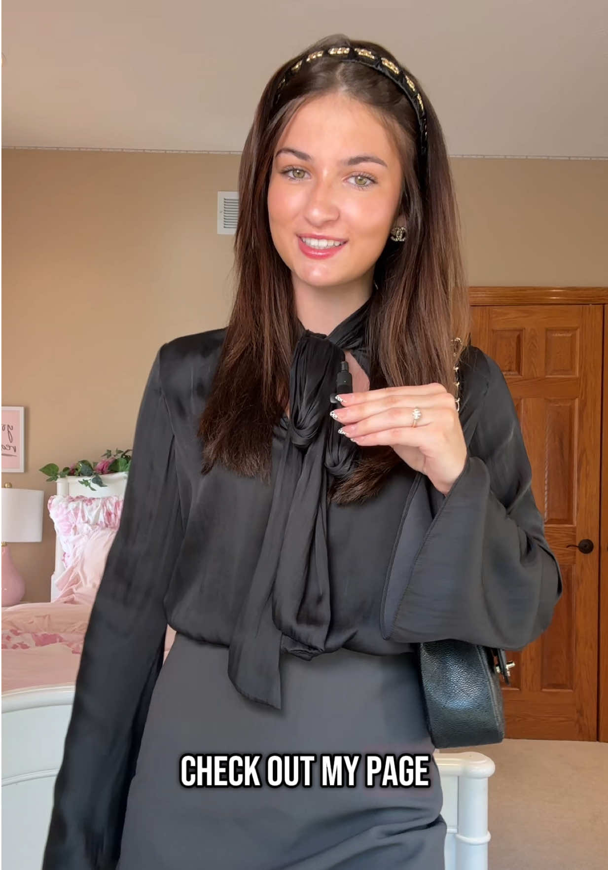 Day 19!! There is just something about headbands and fall that I love together! #blairwaldorfoutfit#pinterestoutfit#fashioninspo#chicoutfit#autumnoutfits 