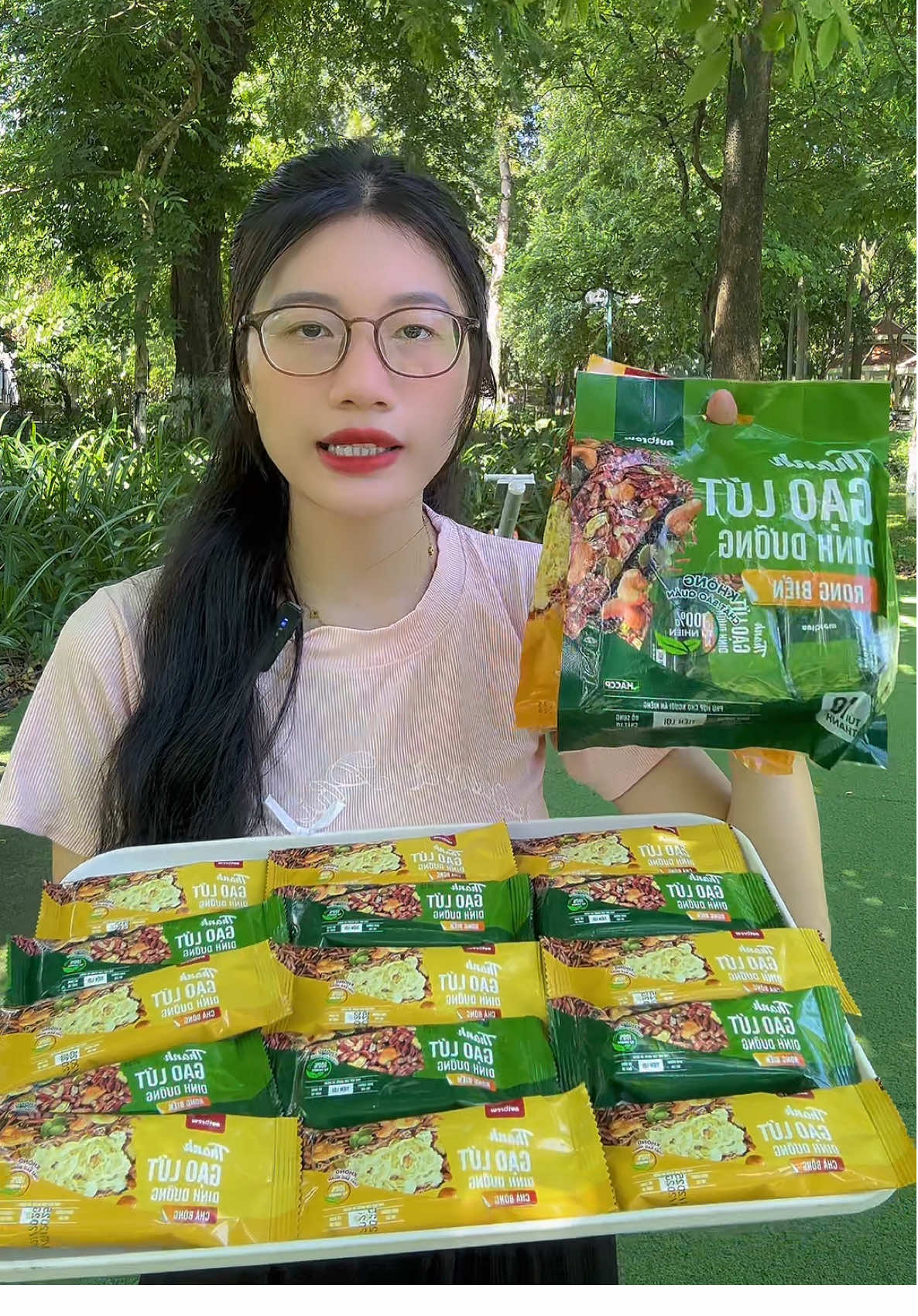Thanh gạo lứt ăn nhẹ😃😍🎉 #xuhuong #food #thanhgaolut #thanhgaolutrongbien #thanhgaolutchabong 