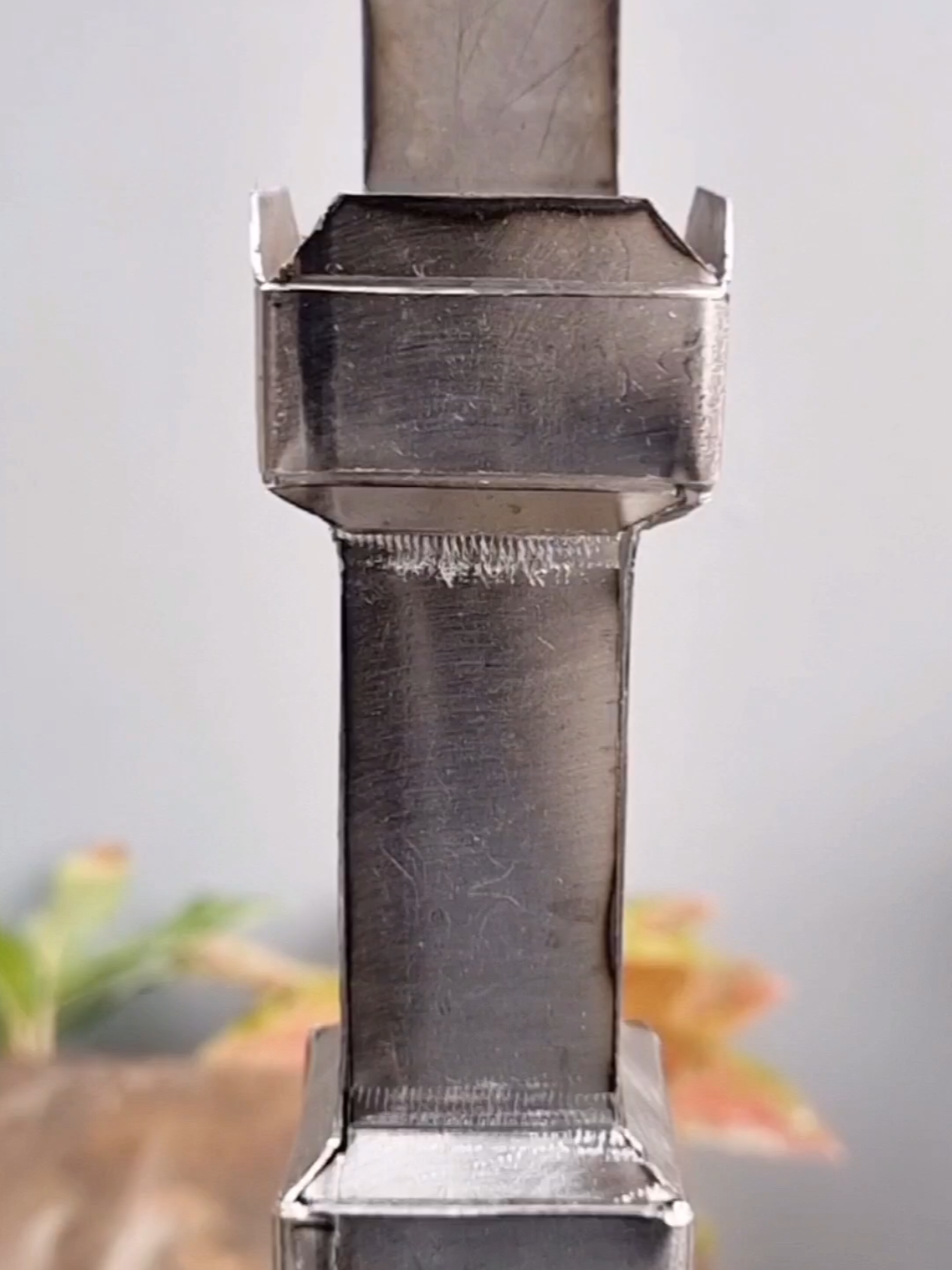 A welder's clever trick in making decorative pillar ornaments from thin square pipes  #DIY #welding