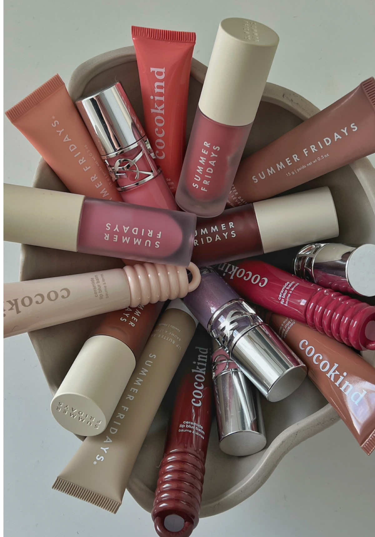 Everything lips>>> @Summer Fridays @YSL Beauty @cocokind #ysl #yslbeauty #summerfridayslipbalm #cocokind #yslbeautymakeup 