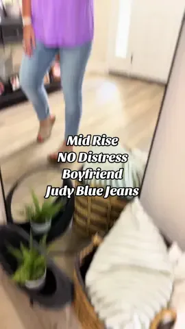 #midrisejeans #judyblue #judybluedenim #boyfriendjeans #jeans @Freckled Poppy 