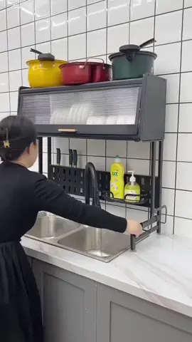 No te preocupes por el tamaño de tu fregadero, este escurridor de platos se puede ajustar a tamaño más grande o más pequeño. #escurridordeplatos #cocina #platos #escurridor #hogar 
