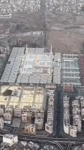 Rindu akan Madinah adalah perasaan cinta dan kerinduan yang mendalam terhadap kota Madinah, tempat suci bagi umat Islam.#kabah🕋 #mekkahmadinah #CapCut #saudi #harijumat 