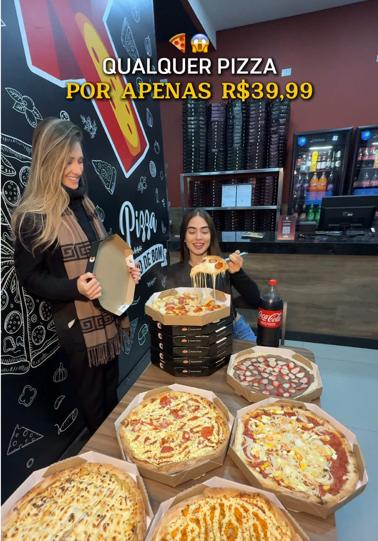 QUALQUER PIZZA DESSE LUGAR POR APENAS 💲39,99!! 😱😍 Fomos navegar na @familiak, uma pizzaria que está há mais de 20 anos no mercado e que inaugurou recentemente uma nova unidade no Tatuapé!! 😋 E por lá está rolando uma promoção por tempo 🚨LIMITADO🚨, que qualquer pizza do cardápio está saindo por apenas 💲39,99 pedindo através do app da Família K ou Whatsapp 11 97565-2100 (link do app na biografia do perfil deles @familiak) ou então fazendo a retirada do pedido!!  CURTIU? Então já marca o @ que vai te levar!! 🔥🔥 🍕@familiak 📍Rua Emília Marengo, 1241 - Tatuapé, SP *Publi