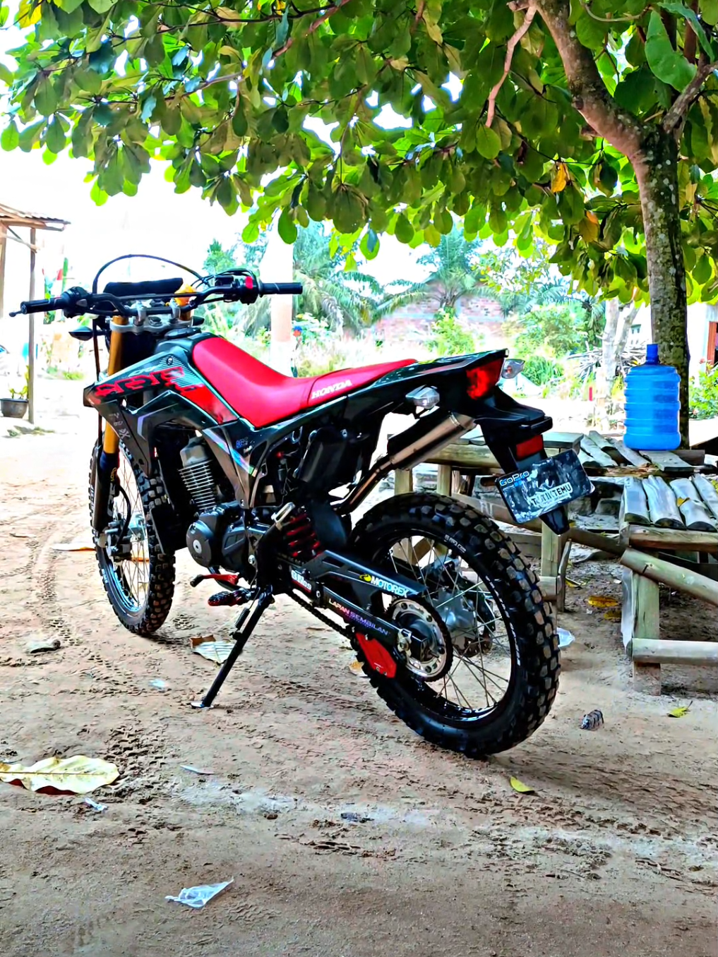 Sepele tenan neng moto wong wedok😊 #fyp #crf150l  #lfypシ #katakata #sad 