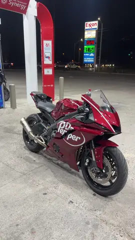 sweetest build out there  • @Dr Pepper plz sponsor me ily :)  • • #yamaha #r6 #drpepper #bikefam #motorcycle 
