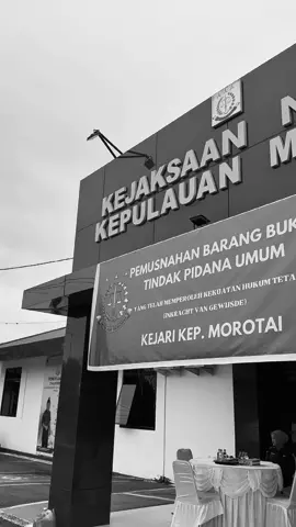 Rabu tanggal 13 Agustus 2025 pukul 09.00 WIT bertempat di Halaman Kantor Kejaksaan Negeri Kepulauan Morotai telah dilaksanakan kegiatan Pemusnahan Barang Bukti yang telah memiliki kekuatan hukum tetap ( inkracht ) berdasarkan putusan Pengadilan Negeri/ Pengadilan Tinggi/ Mahkamah Agung dan Surat Perintah Kepala Kejaksaan Negeri (P – 48)  #KejaksaanRI #KejatiMalut #KejariMorotai