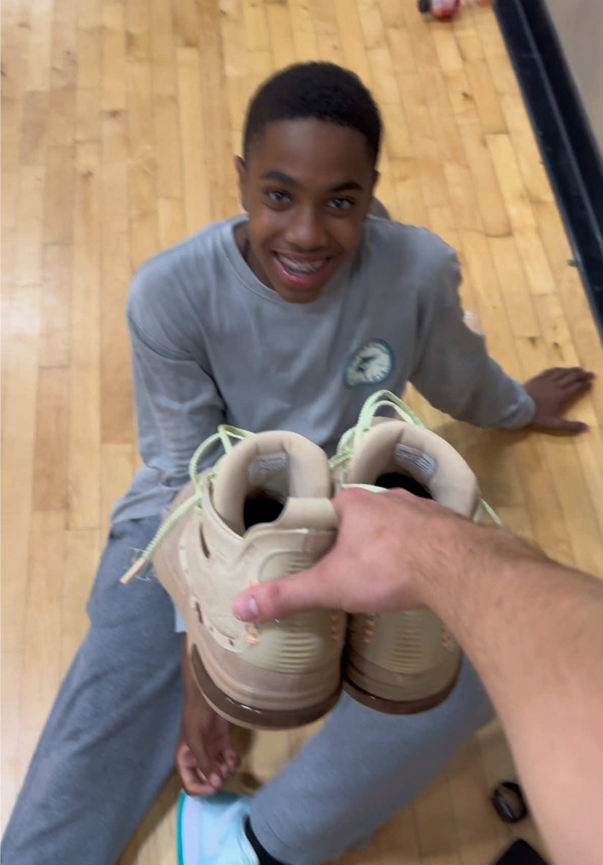 pura felicidad🥺 SIGUEME SI QUIERES ZAPATOS❤️ #michaelmartinez #basketball #NBA #baloncesto 