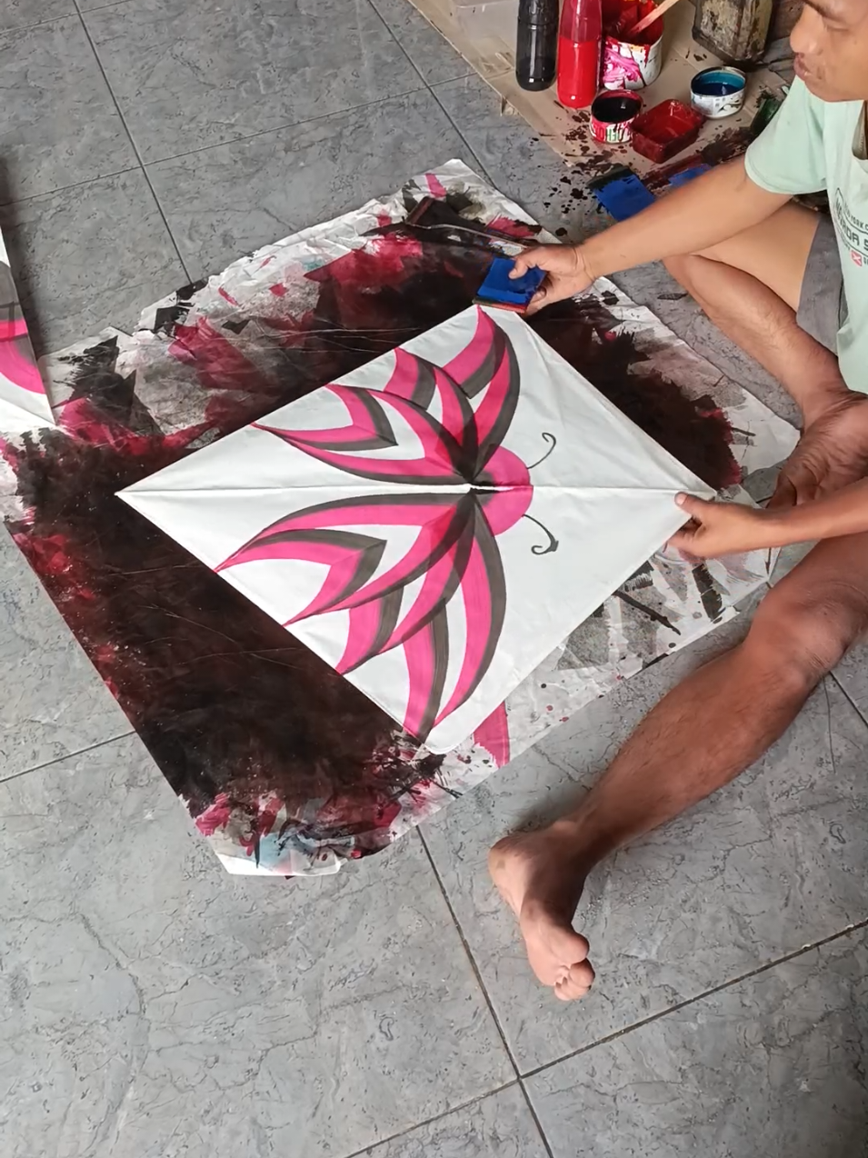 kiteart #kiteart #gambarlayanganbagus #caplayangan #curiwekmata #kiteplaying 
