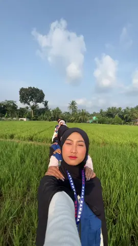awinh mawek awing mawek 🕺🏼💃🏻 #kontensawah #fyppppppppppppppppppppppp #trend #kkmuniba2025  #KKM #mahasiswa 