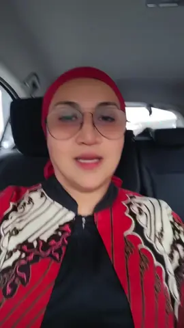 Kepada yg byk bunyi tu.. Ni video utk kau. Yg acah acah terpaling pandai bercakap. Buka mata tu sikit yer. @reshyspeaks jangan nak alih perhatian umum, This is NYAWA MANUSIA we are fighting for bkn nyawa Kucing. Nak professional bertempat. Kau tak payah nak ajar aku cara nak bercakap sopan. #justiceforzaraqairana #menteripendidikan #speakup #rakyatmalaysia #malaysiatiktok 