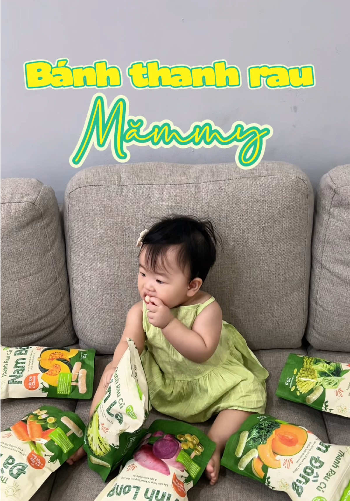 Mẹ lười nấu bữa phụ thì choè tiền mua bánh cho con. Nhanh gọn lẹ mà ngon nữa. Vậy đi cho tình cảm nha con yêu#ThanhraucuMammy #VeggieBites #banhthanhraucu #mammy #mebimhiendai 