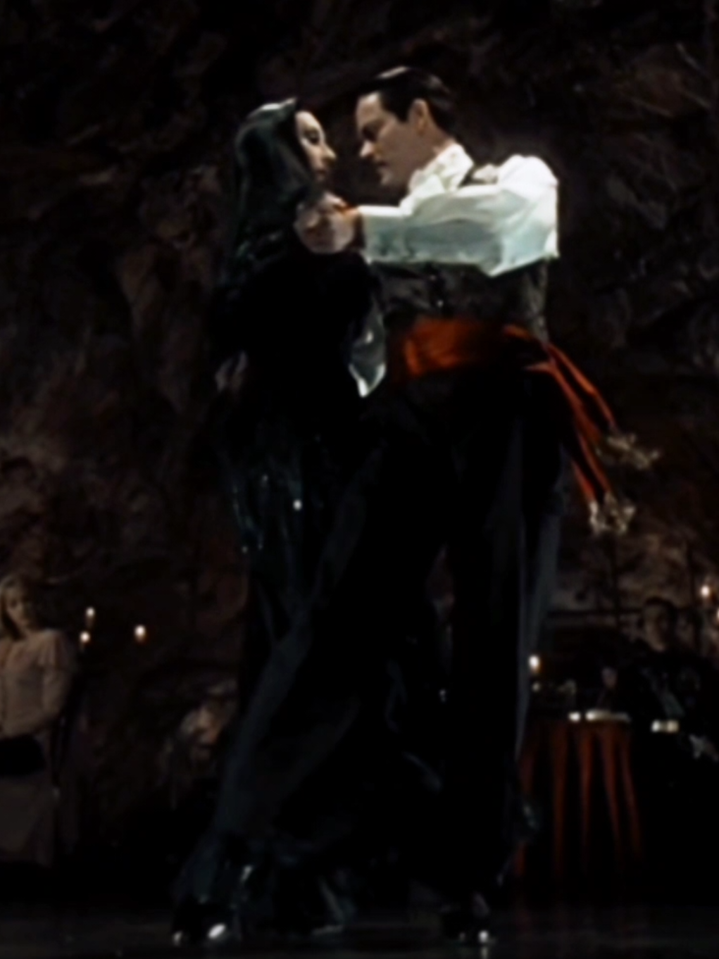 Es que Anjel x Raulito>>>>✨ #anjelicahuston #rauljulia #morticiaaddams #homeroaddams #loslocosaddams 