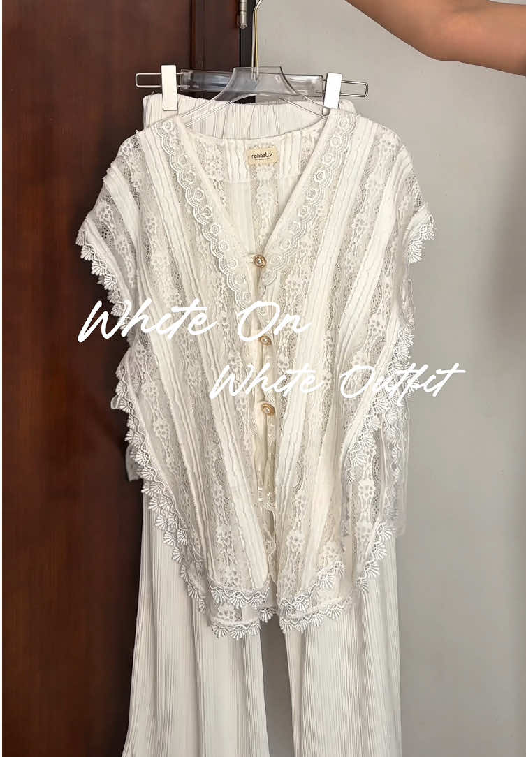 White on white fits🤍 #renaette #belilokal  #outfitideas #whiteoutfit #brukat 