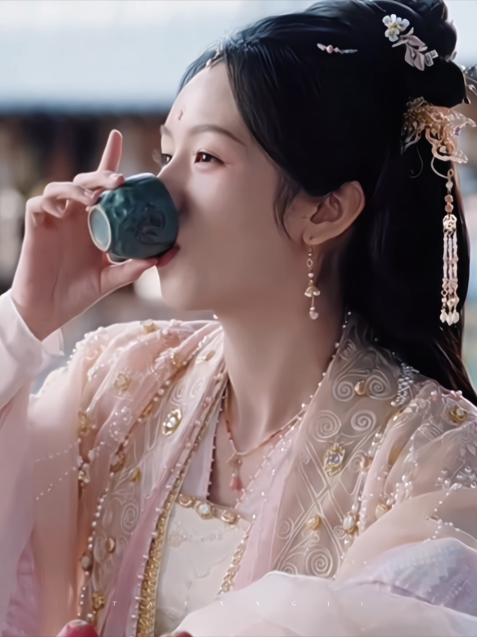 heyan stop oversharing 😭☝️ #legendofthefemalegeneral #zhouye #chenglei #cdrama #fyp 