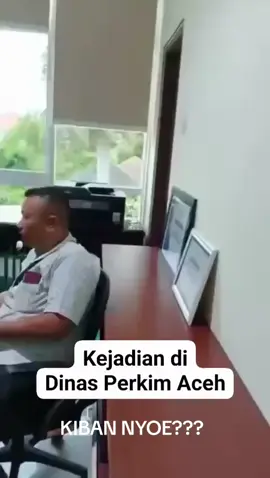 Sekelompok Orang Datangi Kantor Perkim Aceh, Diduga Paksa Minta Proyek Kepala Dinas Perumahan Rakyat dan Kawasan Permukiman (Perkim) Aceh, T. Aznal Zahri, mengungkapkan adanya insiden premanisme di kantornya pada Selasa, 12 Agustus 2025. Kejadian itu terjadi sekitar pukul 14.00 sampai 15.00 WIB, Selasa, 12 Agustus 2025. 