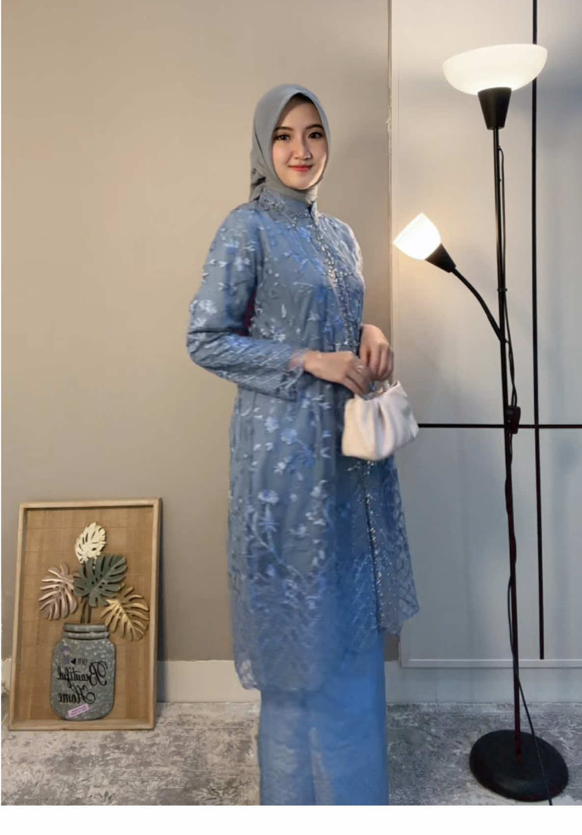 Try On Amira tunik dengan warna yang bestseller dan nyaman dipakai😍🩵🫶🏻✨#promomakanmerdeka #fyp #kebayalamaran #dresspesta #seserahanpernikahan 