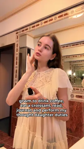 the art of café hopping ☕️🥐#grwm#cafehopping#thoughtdaughter#bucharest  