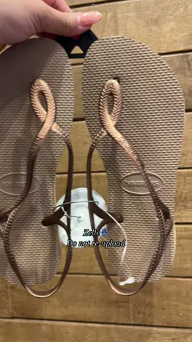 Havaianas Luna Rose Gold💕💕 •perfect sandal for your on-the-go moments!🫶 •mettalic strap🫶 -FREE SHIPPING✅ #fyp #fyyyyyyyyyyyyyyyy #buynow #women 