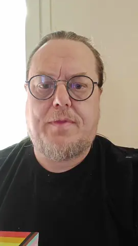 Tämä hallitus ei välitä yhtään vähävaraisia, ei kodittomista. Mikkelin tilanne johtuu puhtaasti vain rasismista. Ei mistään muusta. Hallituksen toimikauden aikana kodittomuus on noussut yli 10%. Kela painostanut tuhansia kodeistaan. Rovaniemellä kymmenet joutuivat jättämään kotinsa. Ei meteliä. Nyt, kun kyseessä on vastaanottokeskus, niin meteli on valtava - koska rasistinen populismi.
