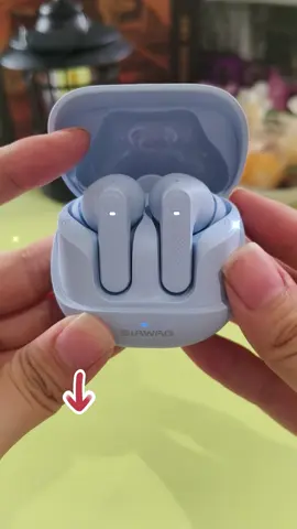 I like this earbuds#earbuds #headphones #tiktokshop #fouryoupage #waterproof #earbudswireless #backtoschool #foruyou #sale #earbudstiktokshop 