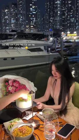 ồ em nhìn qa kia đi sau này là nhà của em đó :)))