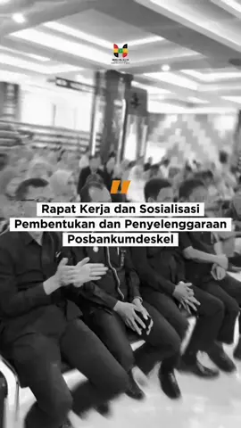 PONTIANAK – Langkah inovatif Pemda Kalbar patut diapresiasi!  Melalui pembentukan Pos Bantuan Hukum Kelurahan dan Desa (POSBANKUMDESKEL), bantuan hukum kini makin inklusif, merata, dan mudah diakses hingga pelosok. Tak hanya membentuk pos, Pemda Kalbar juga melatih kepala desa & lurah sebagai paralegal garda terdepan yang siap membantu masyarakat saat menghadapi persoalan hukum.  Platform “Pasak Bumi” pun diluncurkan, memudahkan warga mengajukan bantuan hukum secara online, hemat waktu & biaya. “Ini bukan sekadar inisiatif, tapi kebutuhan mendesak bagi warga pelosok,” tegas Dr. Herman Hofi Munawar, Direktur LBH Herman Hofi LAW. Harapannya, POSBANKUMDESKEL menjadi model nasional menuju sistem hukum yang adil & berpihak pada rakyat. #POSBANKUMDESKEL #Kalbar #BantuanHukum #KeadilanUntukSemua #Hukum 