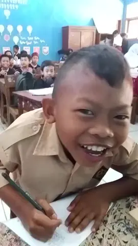 Uli ulah bolos wae sakola teh bisi ngke di bawa ka barak militer heee#semangatbelajar  #fyp #virall 