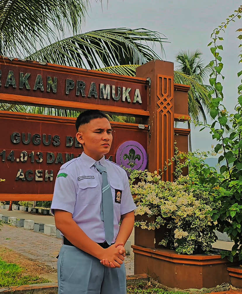 caleg parlemen remaja 2025_Muhamad Fandira Adhyaka_dapil 1 provinsi Aceh  🌏🔥 Krisis iklim bukan ancaman masa depan—ini sudah terjadi sekarang! Indonesia tak bisa lagi bergantung pada energi kotor yang merusak bumi. Saatnya kita berani mengambil langkah besar… Nuklir! ⚡ Bukan bom. Bukan bencana. Ini adalah energi bersih, kuat, dan mampu membawa Indonesia menuju Nol Emisi. 💡 Dari gelap menuju terang. Dari ketakutan menuju harapan. Generasi muda, ini panggilan untuk kita! Bersama, kita nyalakan cahaya masa depan Indonesia. 🇮🇩    #parlemenremaja2025 #generasipembaruenergi #indonesiabebasemisi #DPRRI #dprriuntukgenerasipembaruenergi @DPR RI @Parlemen Remaja @edukasiparlemen @sman.modalbangsa 