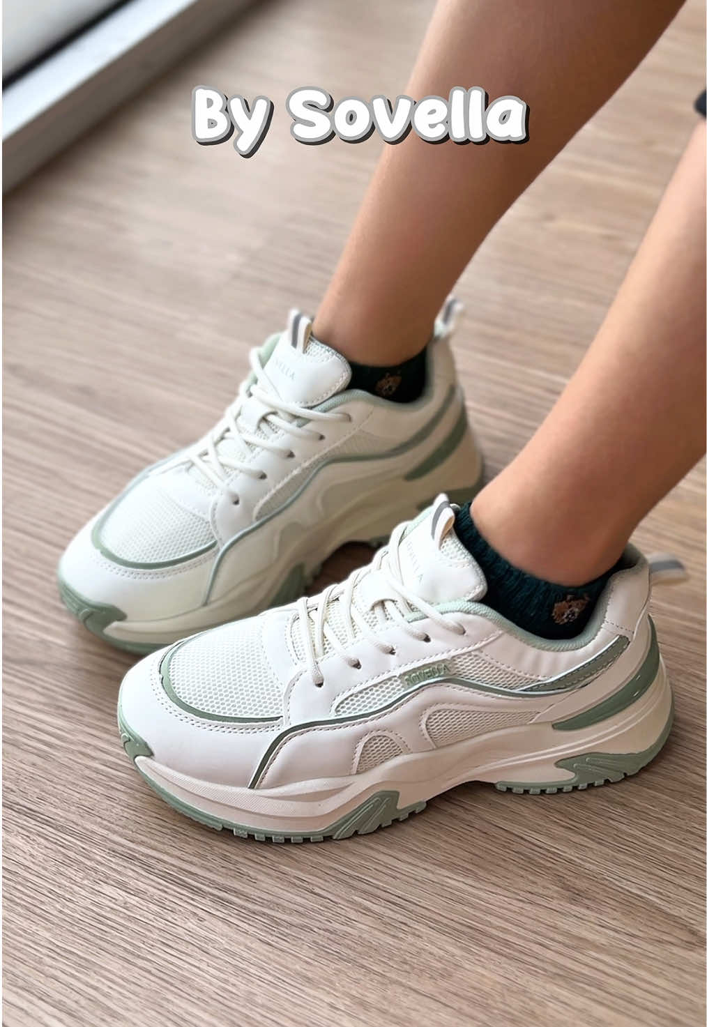 green vibes, no bad days✨ #sepatusovella #sepatuhijau #sepatukekinian #rekomendasi #ootdcewek 