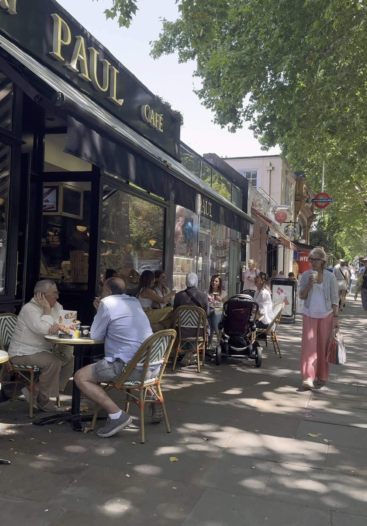 London Streets 🇬🇧 Holland Park Avenue, W11