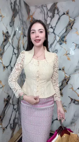รุ่นในดวงใจหลายคน ❤️ #ชฎาผ้าไทย #ชุดผ้าไทย #เสื้อลูกไม้ #เสื้อลูกไม้สวยสวย 