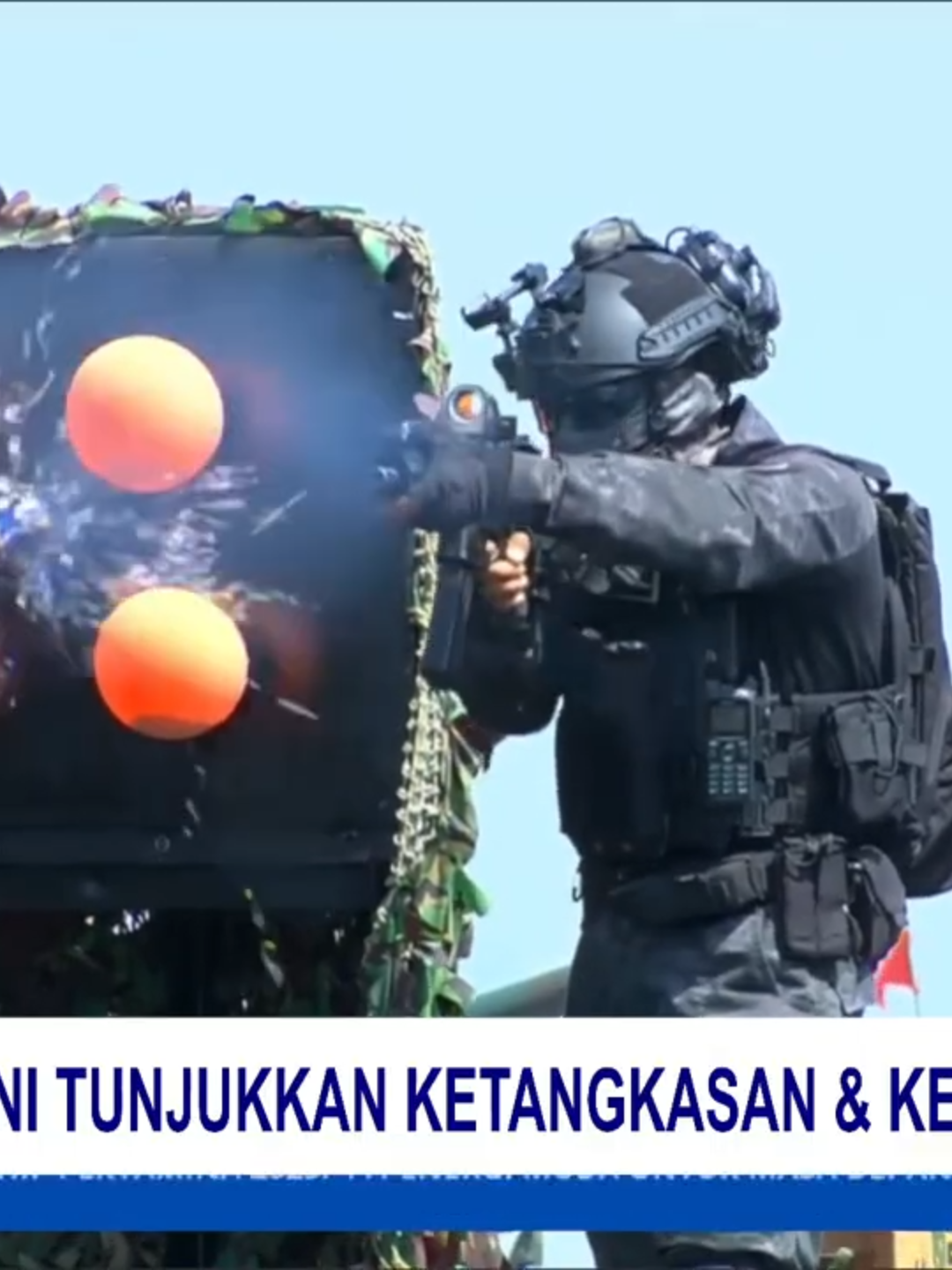 ATRAKSI PRAJURIT TNI TUNJUKKAN KETANGKASAN & KESIAPSIAGAAN | RIESTV Official