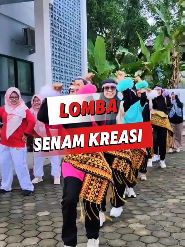 Assalamualaikum Tabikpuuuun... #Sahabatreligilampungselatan Kementerian Agama Kabupaten Lampung Selatan menggelar lomba senam kreasi yg diikuti oleh seluruh satuan kerja di lingkungan Kemenag Lamsel. Masing - masing satker menampilkan gerakan kreasi dan kostum terbaiknya.  #Hutri80 #kemenaglamsel #senamkreasi #lombaagustusan