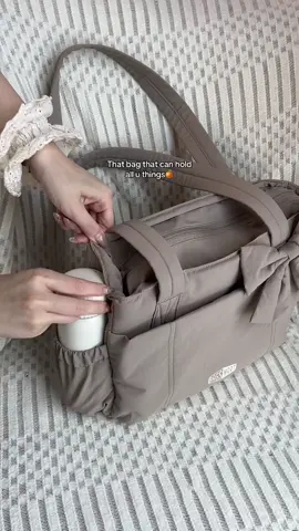 That bow bag that can holds all u things！🧸#bagsmart #whatsinmybag #bow#tote #totebag#packwithme #workbag#fashion#paydaysale #fyp #shoppingaddiction 