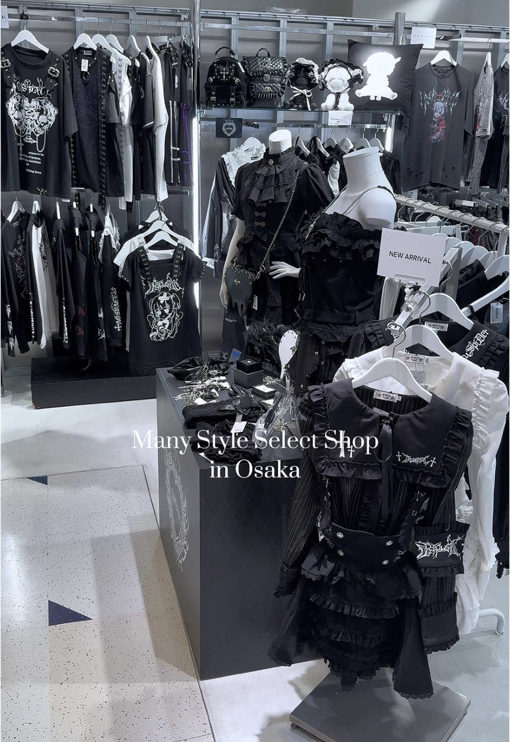 Many Styles Select  Shop in Osaka 大阪梅田のHEP FIVEにある多彩なジャンルやデザインが話題のカルチャーセレクトショップ A culture select shop in HEP FIVE, Umeda, Osaka, known for its diverse range of genres and designs #alternativefashion #ゴシック #サブカル #subculture #地雷系 
