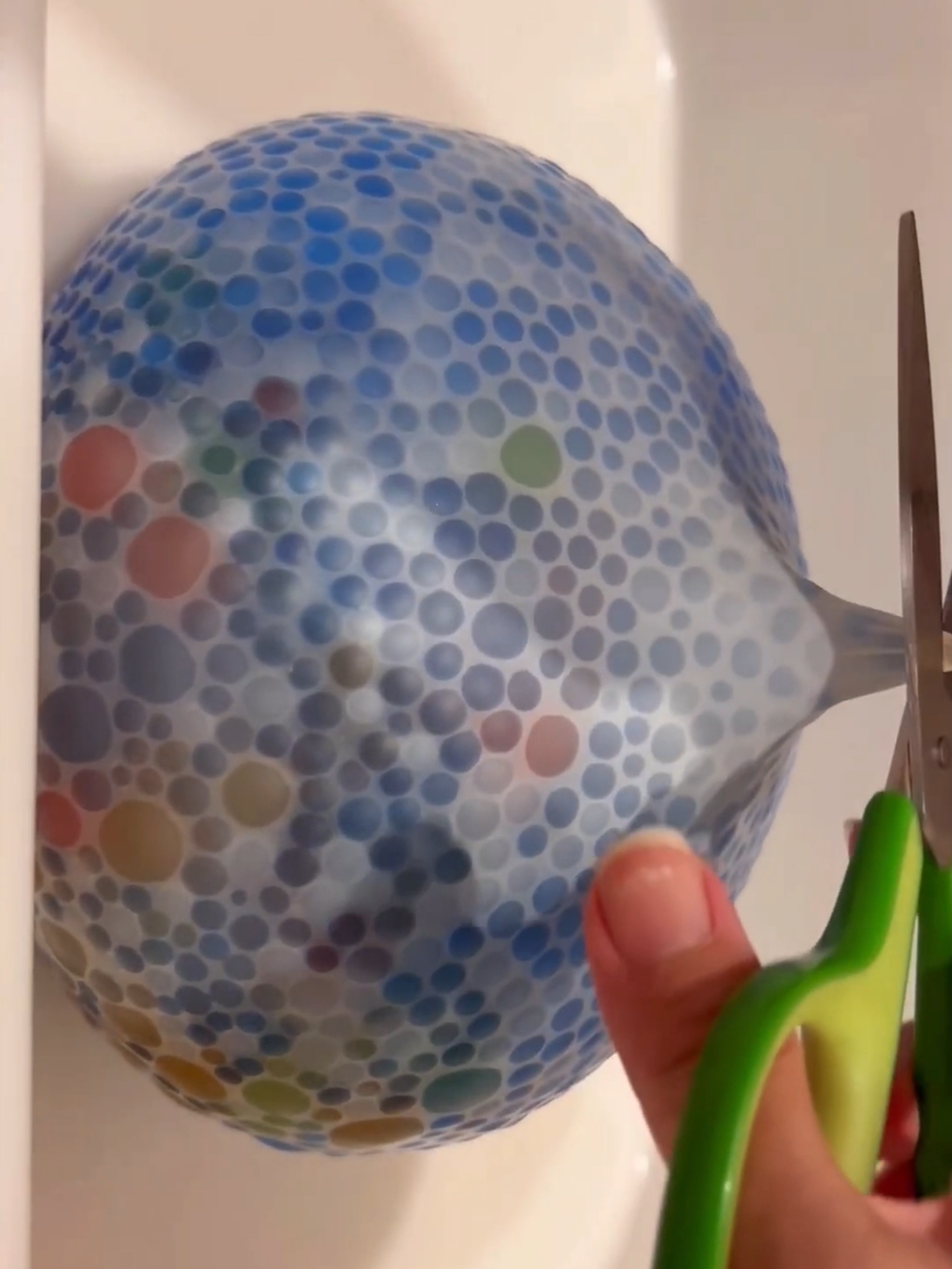 #cutting #balloon #ball #asmr #asmrsounds #satisfying #balls