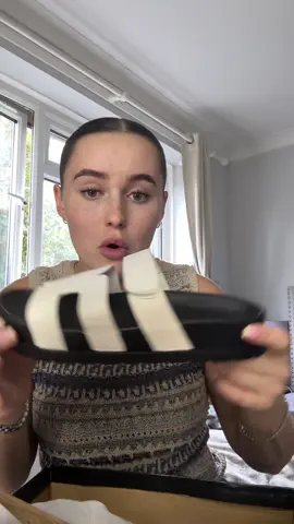 Someone stop me🫢🫢🫢 #fyp #tiktokshop #goviral #sandals #mollymae 