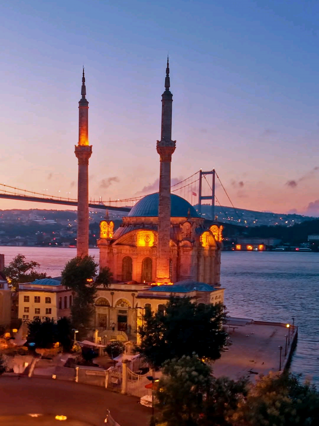 𝙉𝙄𝙂𝙃𝙏 𝙇𝙄𝙁𝙀 𝙄𝙎𝙏𝘼𝙉𝘽𝙐𝙇🇹🇷 #istanbul🇹🇷 #foryou🇹🇷 🇹🇷 #foryou #page🇹🇷  #unfrezzmyaccount🇹🇷 #istanbul🇹🇷  #viralvideo 