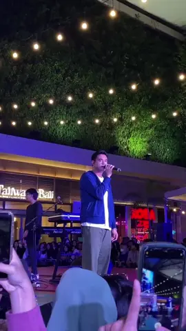 #nadhifbasalamah #bergemasampaiselamanya #iyrics #song 