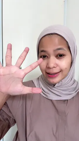 Keluar rumah harus makeup kah? 🙃 #toneupsunscreen #glowsicha #sunscreenglowsicha 