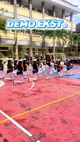 [DEMO EKSTRA SMANSAKU] Halo teman-teman 👋 Pada hari Senin, 28 Juli 2025, kami telah melaksanakan kegiatan Demo Ekstra SMA Negeri 1 Kuta yang bertempat di Lapangan Tengah dan Ruang Aula SMA Negeri 1 Kuta. Terdapat berbagai ekstrakurikuler yang menarik di SMANSAKU, baik itu akademik maupun non akademik. Mau tahu ekstra tersebut apa saja? Yuk simak videonya ya! 🤗✨ #mplsramah #mplsramahsmansaku