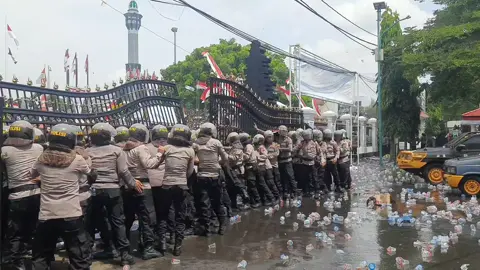 aksi demonstrasi di Pati memanas dan ricuh #pati #aksidemo13agustus #demopati 