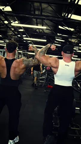 @CezFitt @DY Nutrition @FoundryGymCoventry @VQ FIT @YOUNGLA  🫡🫡