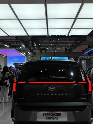 Penasaran sama STARGAZER Cartenz? Mending langsung ke dealer Hyundai terdekat.