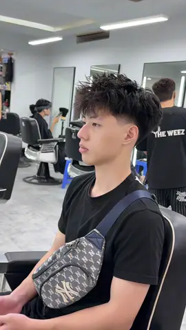 Layer textured x taper fade #layertexture #taperfade #theweezhairstudio #tocnamdep #xuhuong 