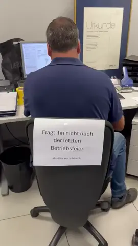 Wenn der Rücken mehr erzählt als der Kollege selbst 🤫#autohaus #fyp #viral #nrw #comedy 