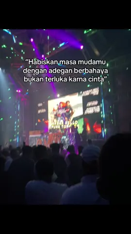 gumigil🥶@Akbar Hello😎 #fyp #surabaya #stasiuntop10🚂 #katakata #storytime 