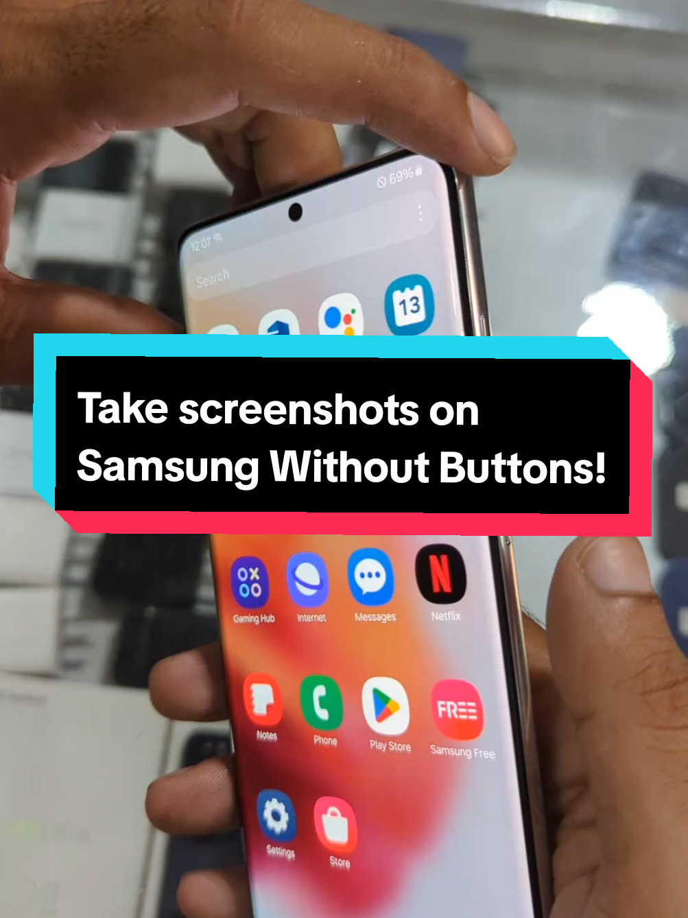 Take screenshots on Samsung Without Buttons. #samsung #settings #screenshot #android #tipsandtricks 
