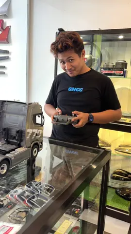 minat lelaki pelik pelik 😭 kalau kita beli make up dia cakap membazir…..